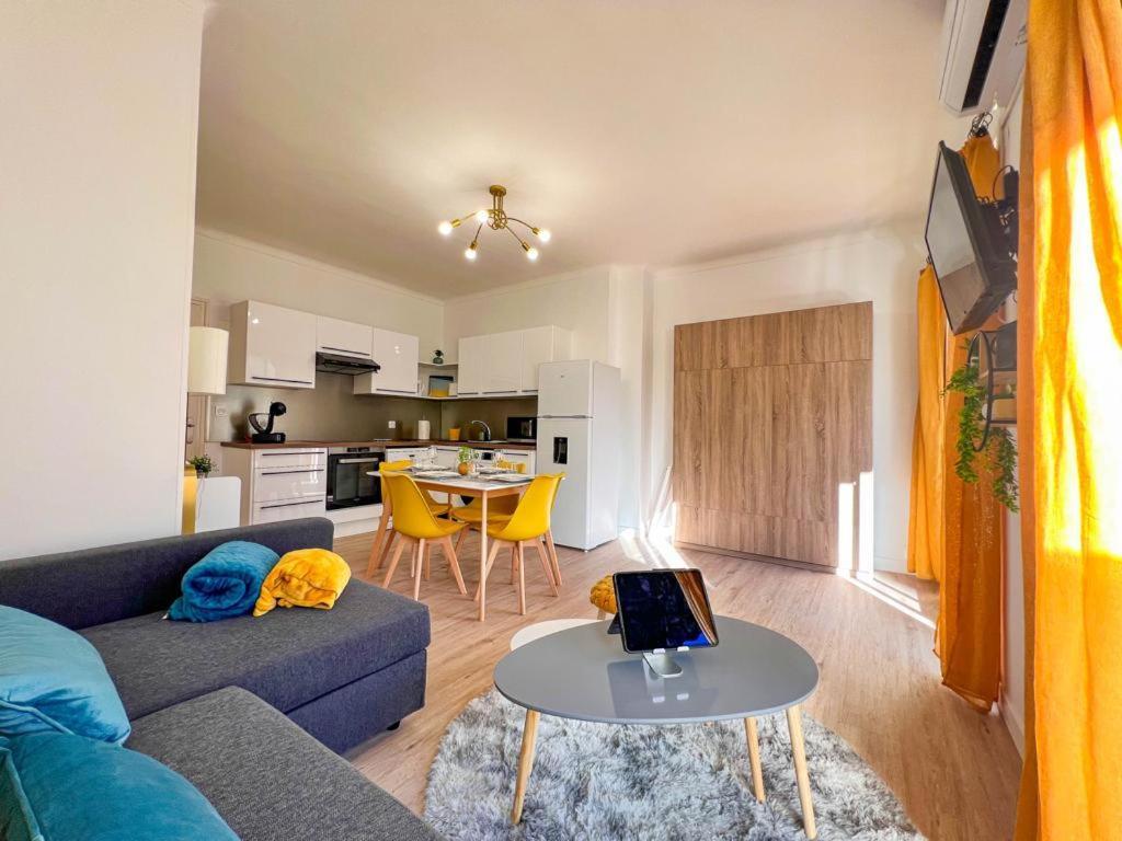 Appartement Vue Mer Parking Prive Place Med Canet-en-Roussillon Exteriör bild
